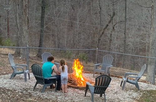 Jasper House | Buffalo River Getaway! Cozy home outside of Jasper. Floating and hiking near by!