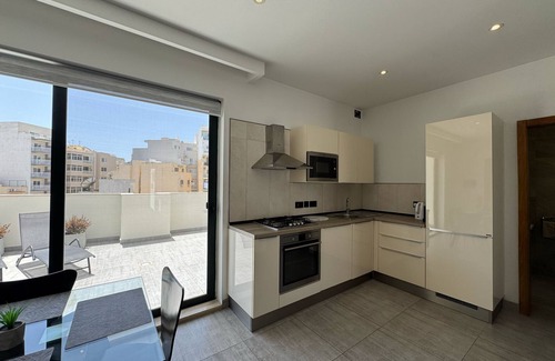 Qawra Apartment | Bugibba Luxe Pool Penthouse