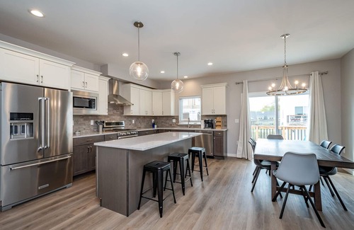 Weber House | Built in 2021- close to UIHC and Shopping