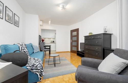 Mokotow Apartment | Bukowińska Apartment with Balcony and Parking and Swimming Pool by Noclegi Renters
