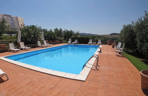 Montecatini Val di Cecina House | Bungalow 'Glamping B' with Shared Pool, Shared Garden and Wi-Fi