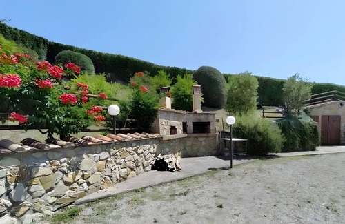Montecatini Val di Cecina House | Bungalow 'Glamping B' with Shared Pool, Shared Garden and Wi-Fi