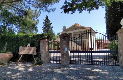 Montecatini Val di Cecina House | Bungalow 'Glamping B' with Shared Pool, Shared Garden and Wi-Fi
