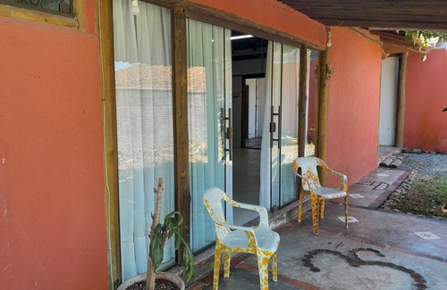 Pinheiros House | Bungalow house, style and tranquility close to the Soleado canal