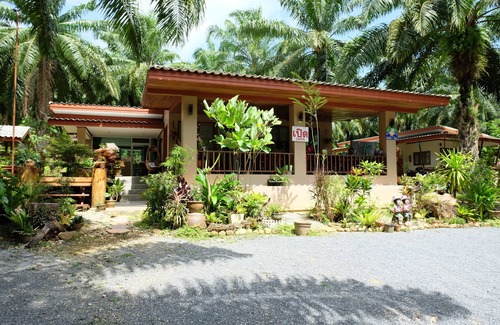 Khlong Thom House | Bungalow near Hot Spring Waterfall