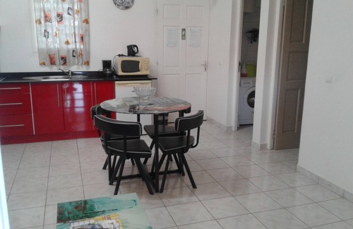 Damencourt House | Bungalow f3 with pool