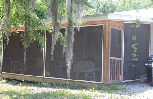 Darien House | Bungalow for Two in Historic Darien, Near Sapelo, by Georgia Coast Vacations