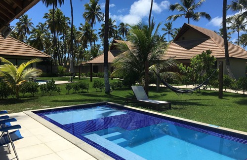 Tamandare House | Bungalow in beachfront condominium of Carneiros beach, 15 people