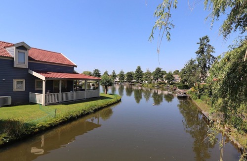 Municipality of Nissewaard House | Bungalow in Zuytland by Water and Nature