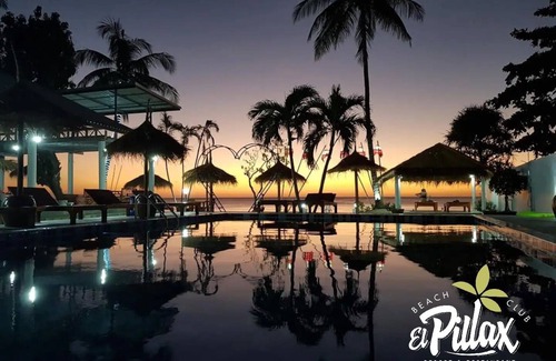 Koh Lan Ski Chalet | Bungalow - Sleeps 2 - Terrace - Beach Close