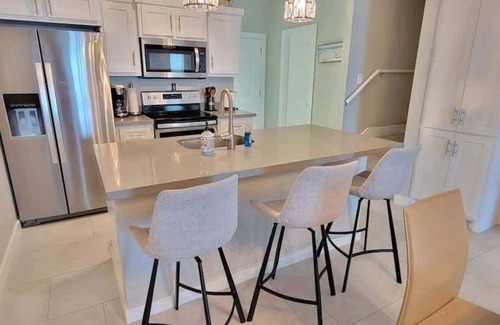 Port Isabel Condo | Bungalow Tarvana #2 3 Bedroom Home by RedAwning