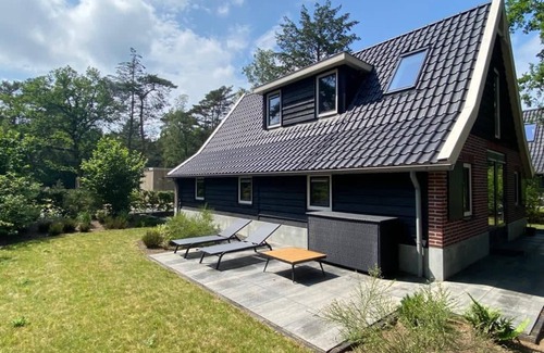 Otterlo House | Bungalow with 4 bedrooms and a terrace
