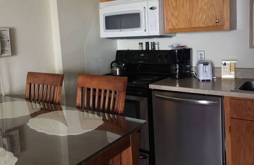 Snowshoe Condo | Bunny Bungalow In Silver Creek Lodge - 2BR, WiFi, Cable, Ski In/Out, Weekly Rate