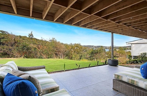 North Avoca House | BUONA VISTA | Views, short walk to beach | Accom Holidays