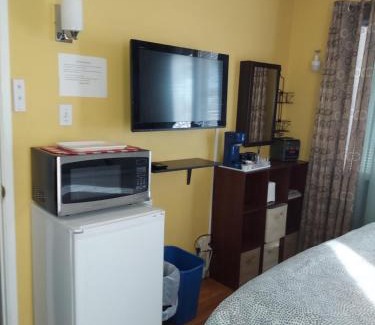 Sun Valley House | Burbank Airport Universal City