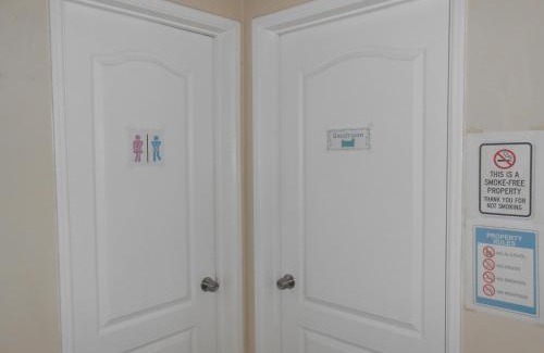 Sun Valley House | Burbank Airport Universal City