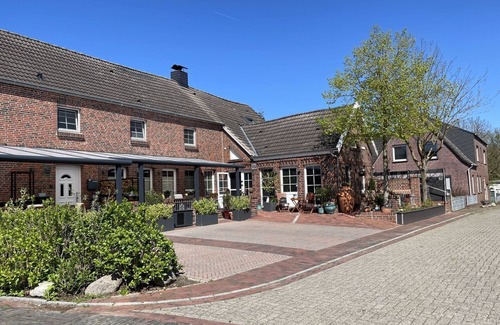 Krummhoern Apartment | Burghaus 3 - Beautiful 1-room apartment in a rural location!