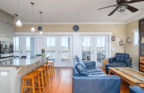 Oceanmarsh Subdivision House | Buried Treasure - Great Marsh Views on Harbor!