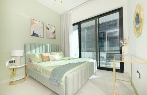 Business Bay Apartment | Burj Khalifa Poolview 1BR Apartment for 4 people