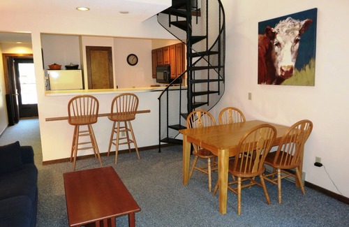East Burke Condo | Burkeside Condo Steps Away From Lift & Lodge. KT Access