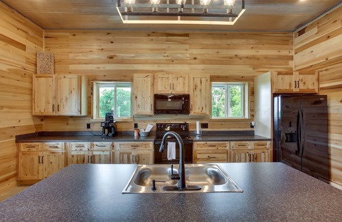 Burkesville Cabin | Burkesville Cabin, 3 Mi to Dale Hollow Lake!