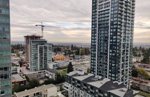 Metrotown Condo | Burnaby Metropolis Metrotown/1bedroom Condo/Skytrain Across the Street/Pool/Gym