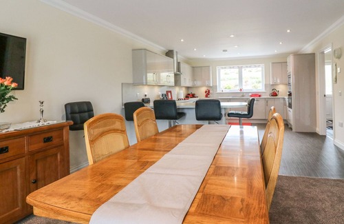 Eyre Cottage | BURNSIDE COTTAGE, luxury holiday cottage, with open fire in Portree