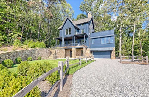 Clarkesville House | Burton Hillside Manor