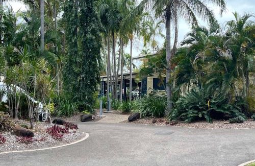 Bushland Beach Resort | Bushland Beach Tavern