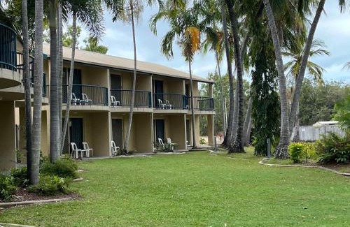 Bushland Beach Resort | Bushland Beach Tavern