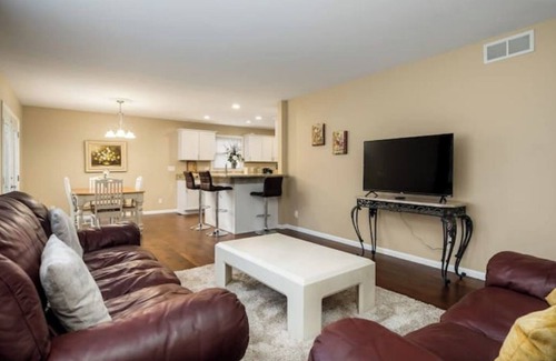 Rockford House | Business Friendly Home