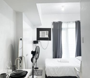Salcedo Village Apartment | Business Studio in Salcedo Village Makati