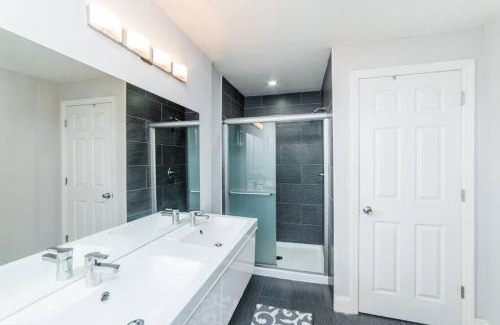 Allegheny-West Apartment | Business Suite - Walkable Entertainment