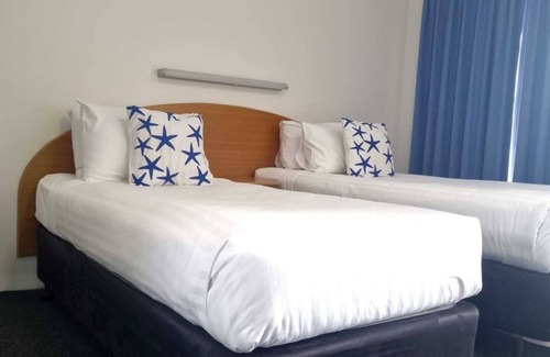 West Busselton Hotel | Busselton Motel