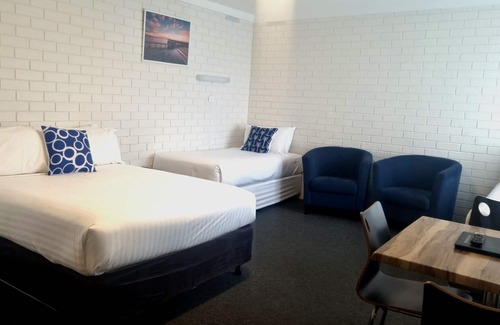 West Busselton Hotel | Busselton Motel