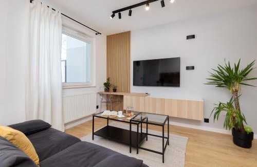 Osowa Apartment | Butterfly Apartment with Parking by Noclegi Renters