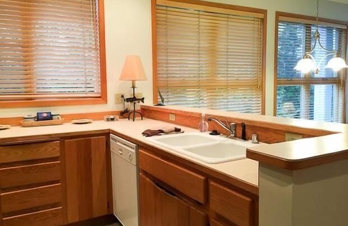 Blaine Villa | BWV C-1: Semiahmoo view 2 bedroom 2 bath