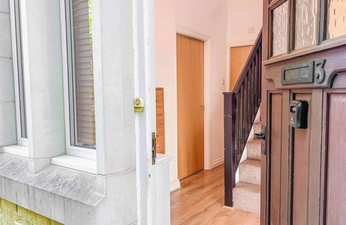 Headingley Apartment | By LBU|Headingley+YCC Arena|Families|Relocators