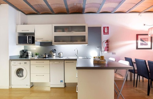 El Raval Apartment | BY RAMBLAS AND THE SEA! GREAT LOCATION!