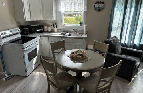 Deer Lake Apartment | By the Beach - Unit BnBeautiful Beachside Retreat