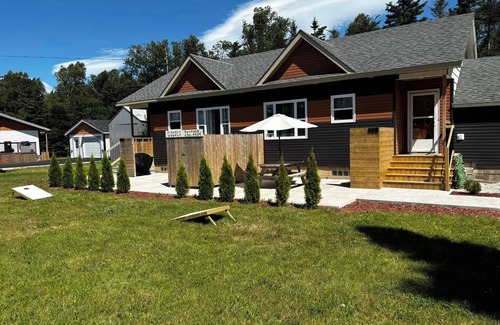 Deer Lake Apartment | By the Beach - Unit BnBeautiful Beachside Retreat