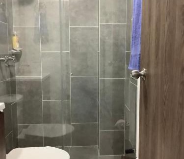 Sabaneta House | Cómoda habitación con baño privado