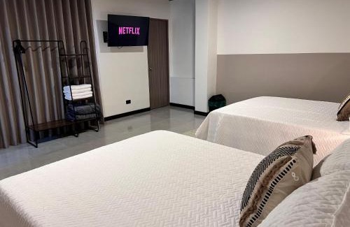 Villa Hermosa Apartment | Cómoda y amplia habitación diseñada para tu descanso 109