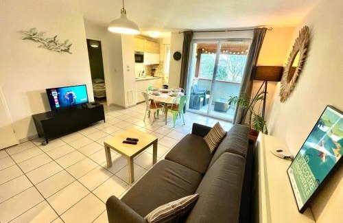 Chateau de l'Hers Apartment | " Côté Parc " Cité de l'espace - Entrée autonome