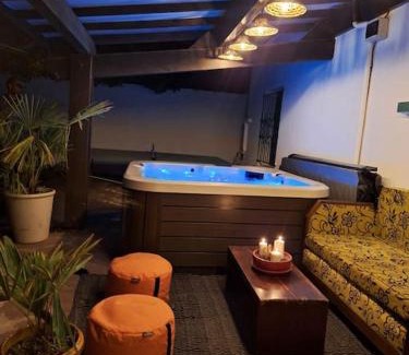 Roseraie Villa | Cœur Toulouse Piscine et Spa