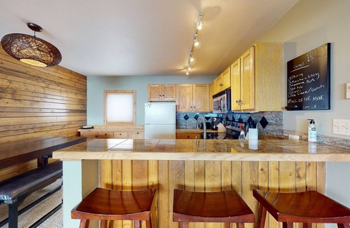 Crested Butte House | C&C Ski Factory-Ski In/Ski Out