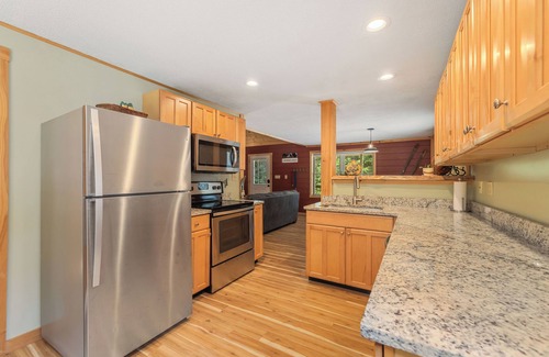 Bethel Ski Chalet | C-Howder Chalet Dog Heaven! Huge Fenced Yard