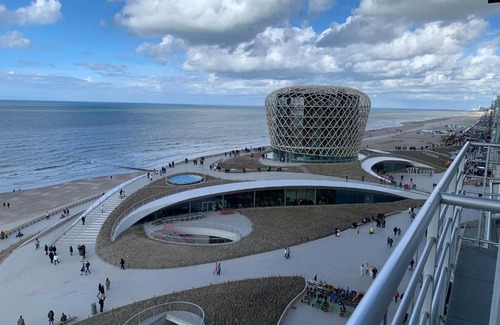 Middelkerke Apartment | C view Casino