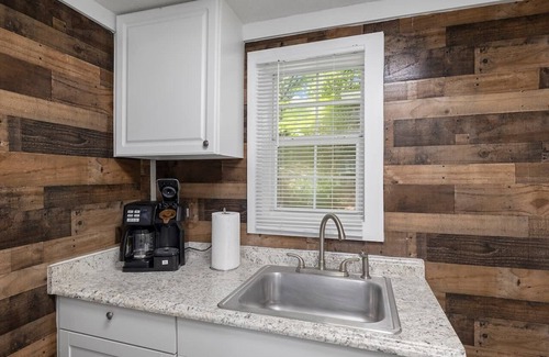 Downtown Branson Apartment | C4 Wallys by the Convention Center and The Landing