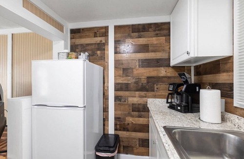 Downtown Branson Apartment | C4 Wallys by the Convention Center and The Landing